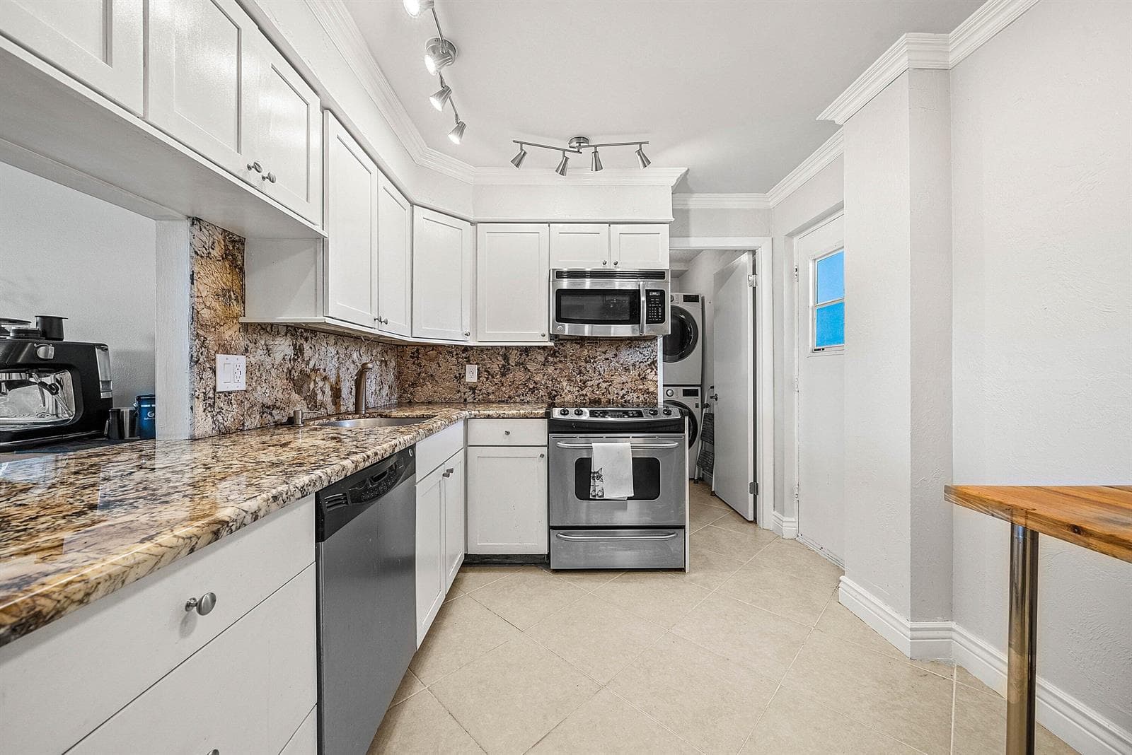 Kitchen 1