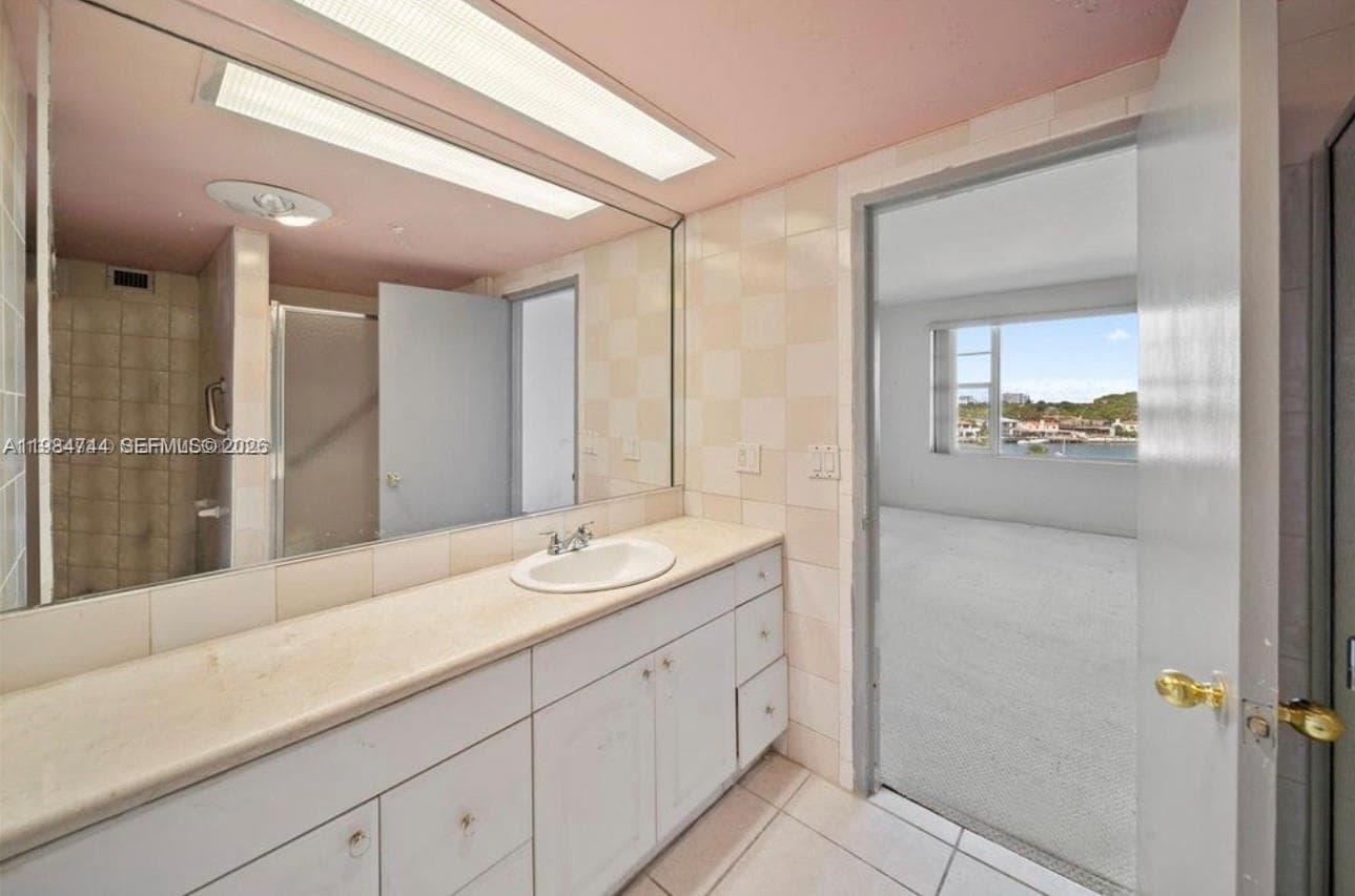 IMPERIAL HOUSE CONDO · #5J in Miami Beach - Photo 16