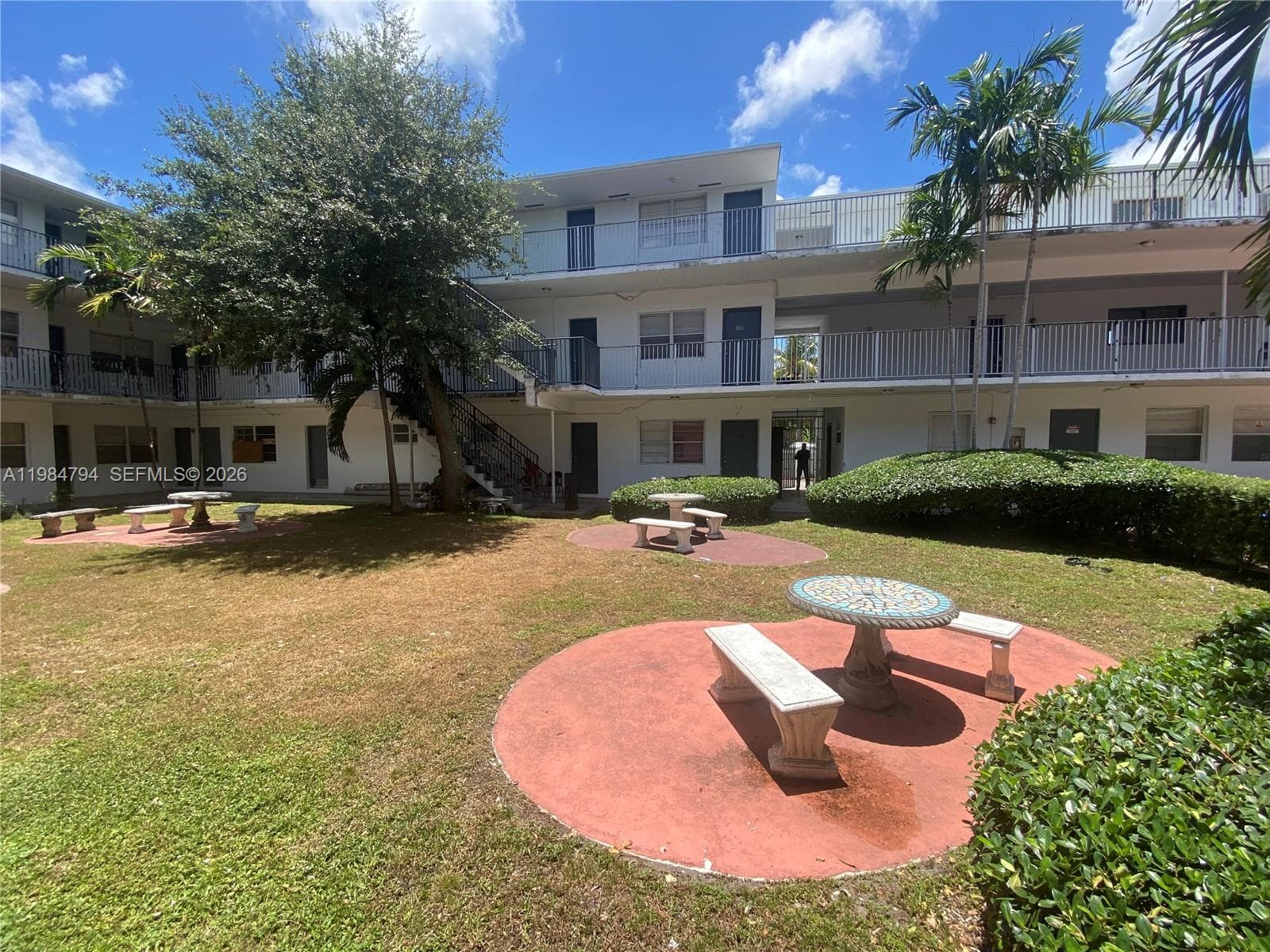 THE WHITE HOUSE CONDO · #305 in North Miami - Photo 3