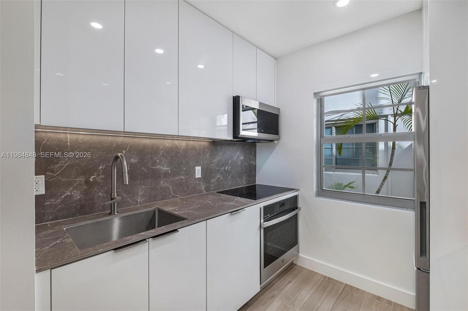 LINCOLN ROAD VILLAS SOUTH · #2 in Miami Beach - Photo 2