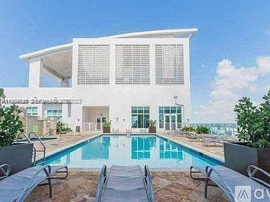 Loft Downtown II · #3410 in Miami - Photo 4