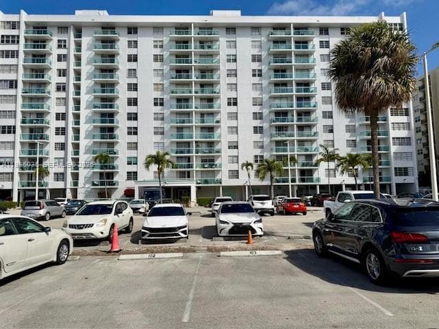 STRATFORD HOUSE CONDO · #306 in North Miami Beach - Photo 1