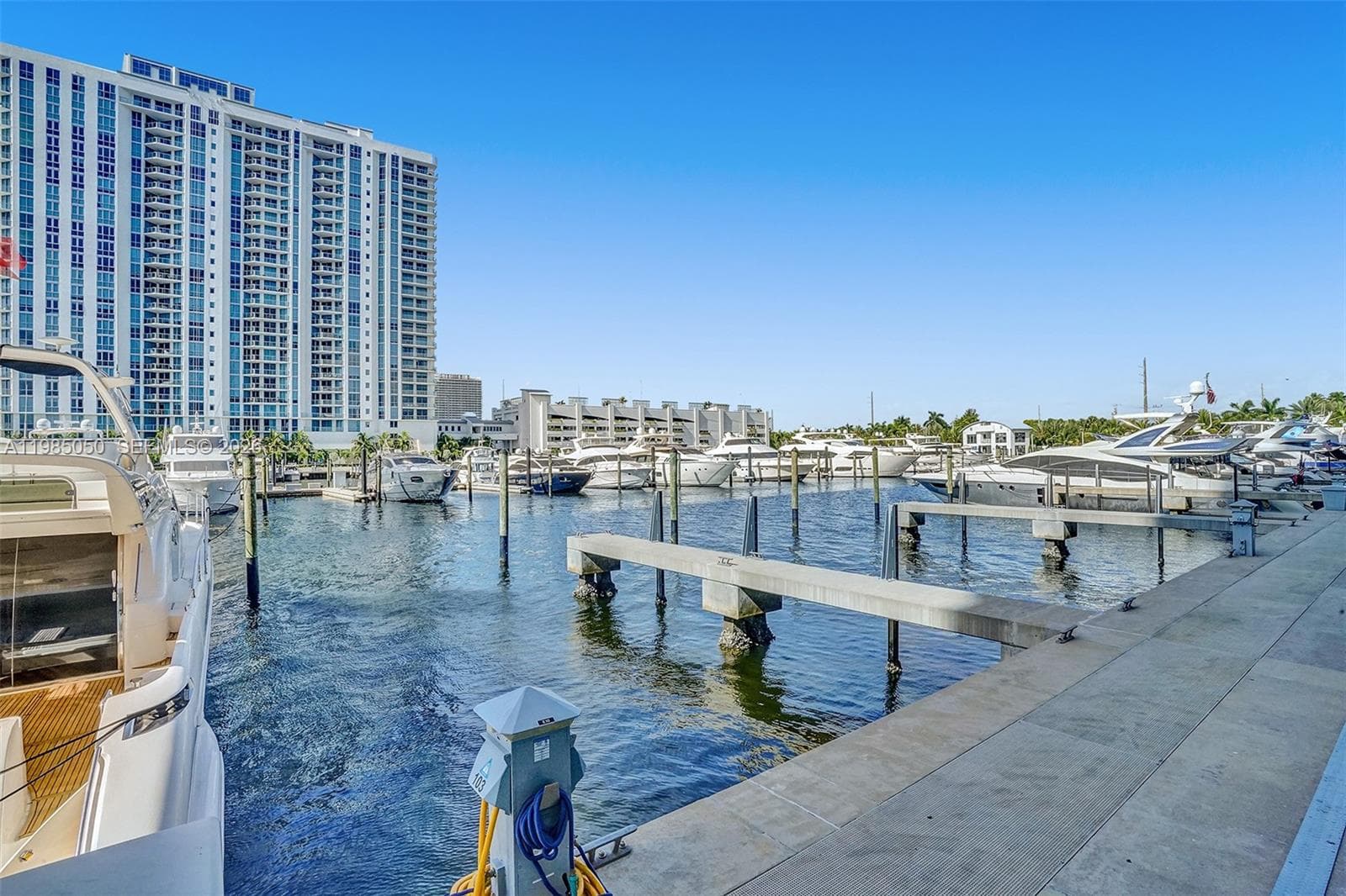Marina Palms Residences · #1207 in North Miami Beach - Photo 33