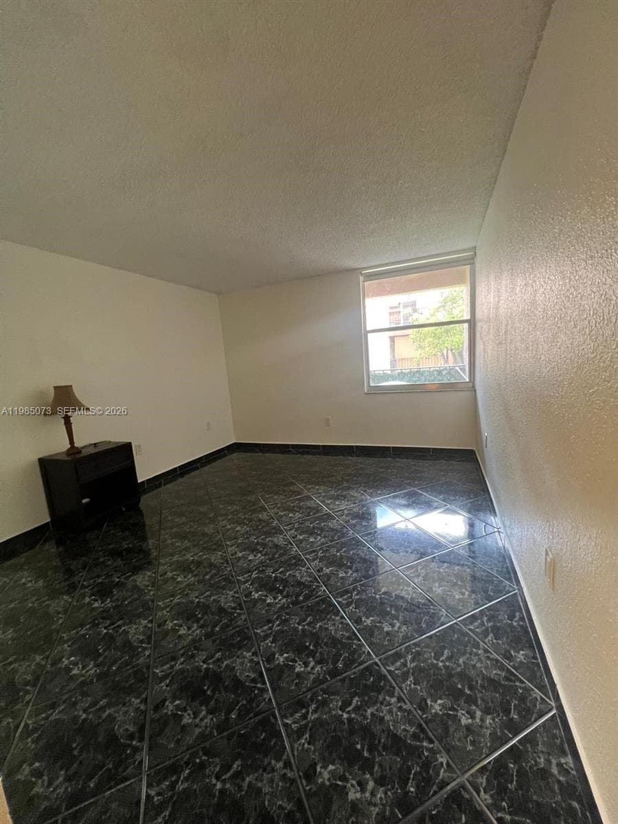 los arboles · #D207 in Hialeah - Photo 23