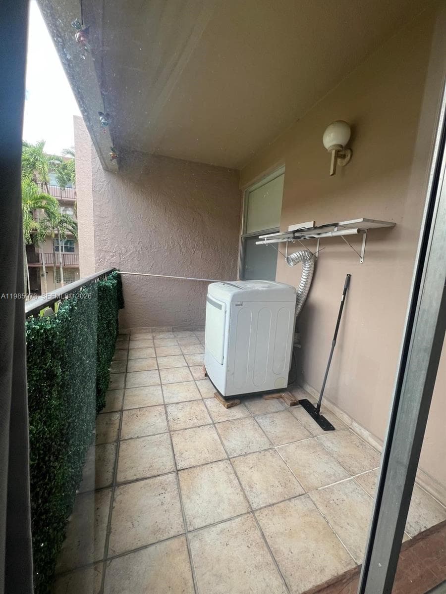 los arboles · #D207 in Hialeah - Photo 33