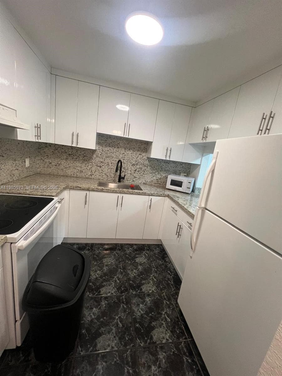 los arboles · #D207 in Hialeah - Photo 18