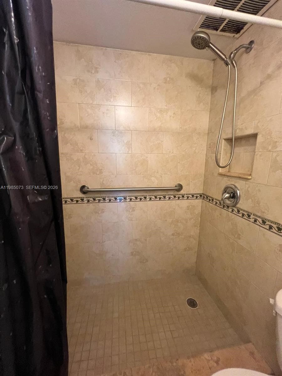 los arboles · #D207 in Hialeah - Photo 25