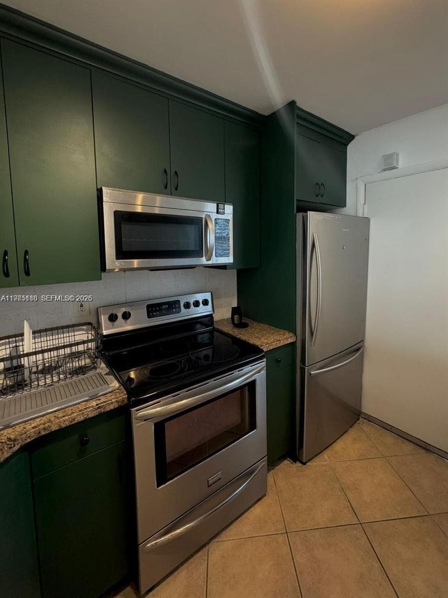 THIRD HORIZONS CONDO · #241 in Miami - Photo 8