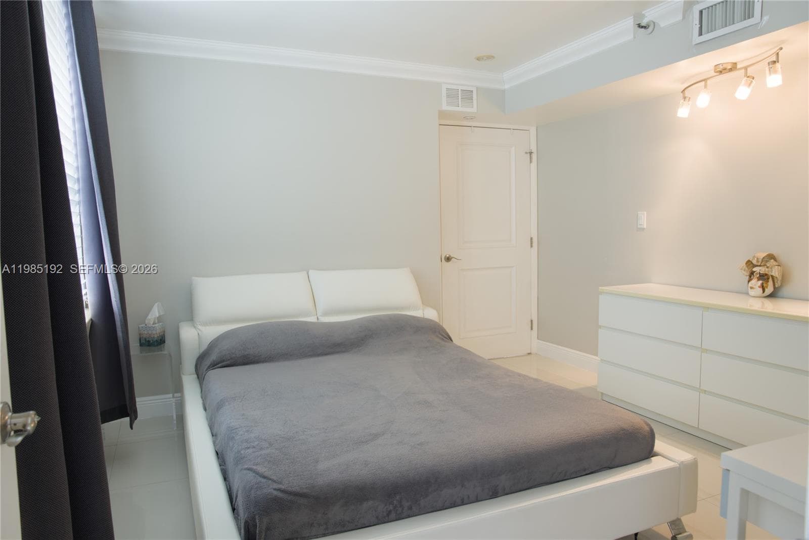 VENDOME PLACE CONDO · #902 in Miami Beach - Photo 5