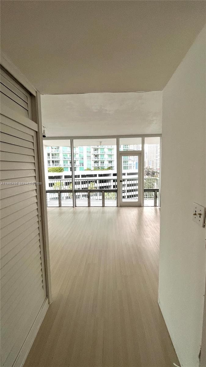 BRICKELL BAY TOWER CONDO · #916 in Miami - Photo 2