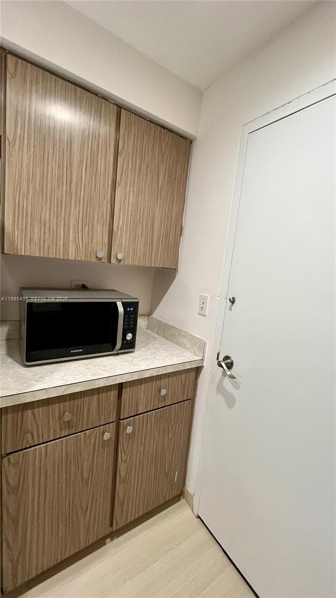 BRICKELL BAY TOWER CONDO · #916 in Miami - Photo 13