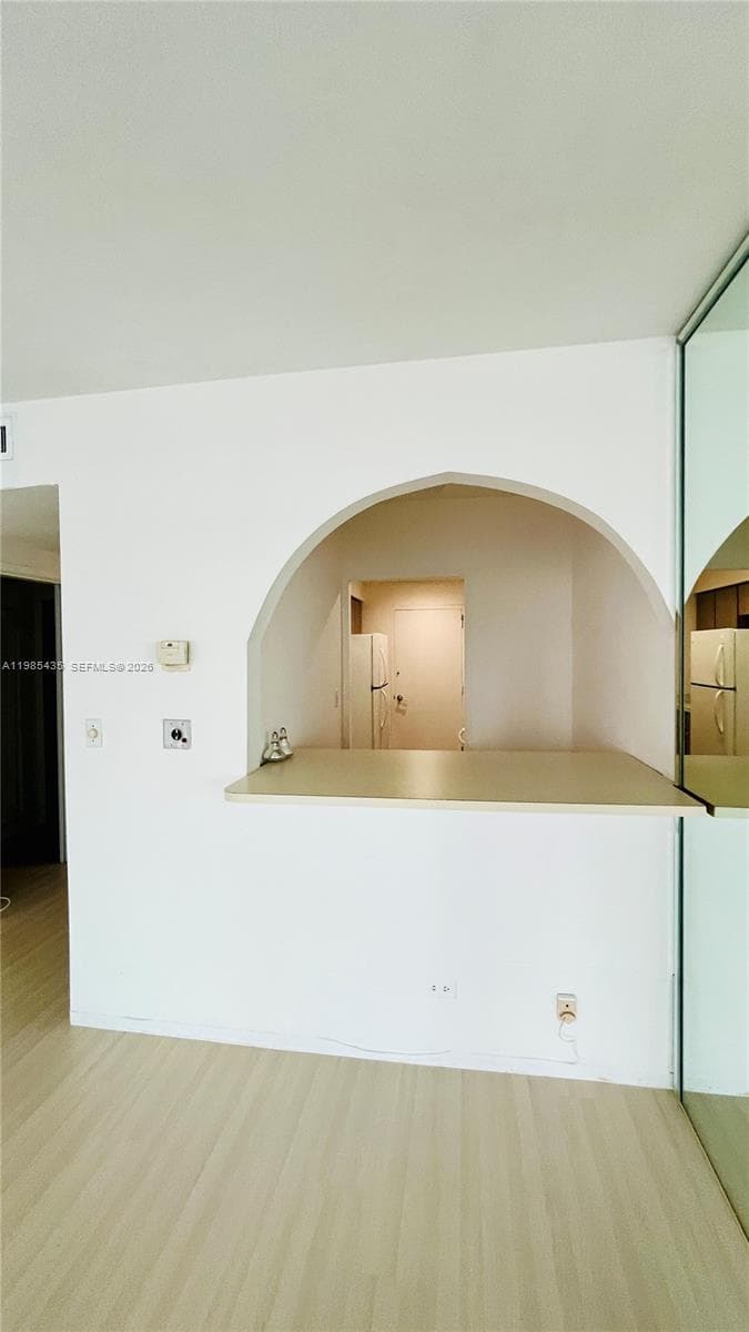 BRICKELL BAY TOWER CONDO · #916 in Miami - Photo 7