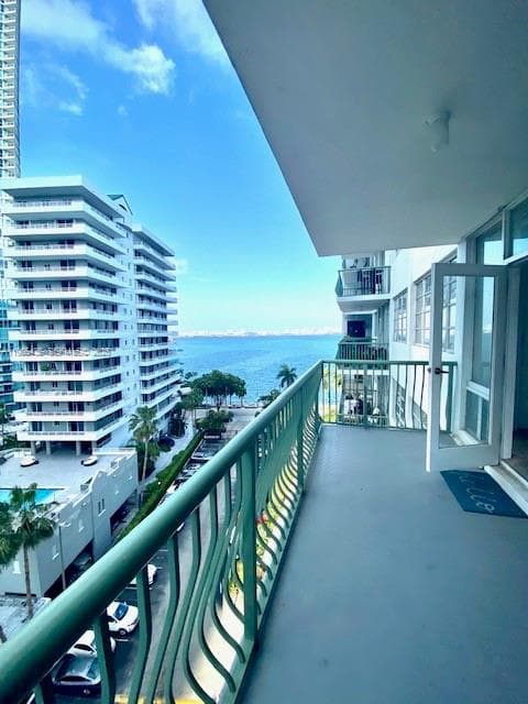BRICKELL BAY TOWER CONDO · #916 in Miami - Photo 20