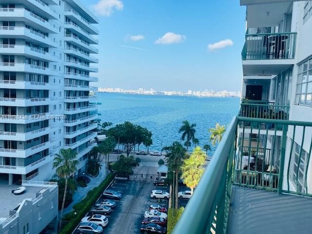 BRICKELL BAY TOWER CONDO · #916 in Miami - Photo 18
