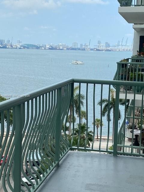 BRICKELL BAY TOWER CONDO · #916 in Miami - Photo 19