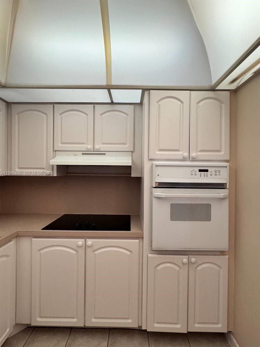 OCEANVIEW BUILDING B COND · #910 in Sunny Isles Beach - Photo 3