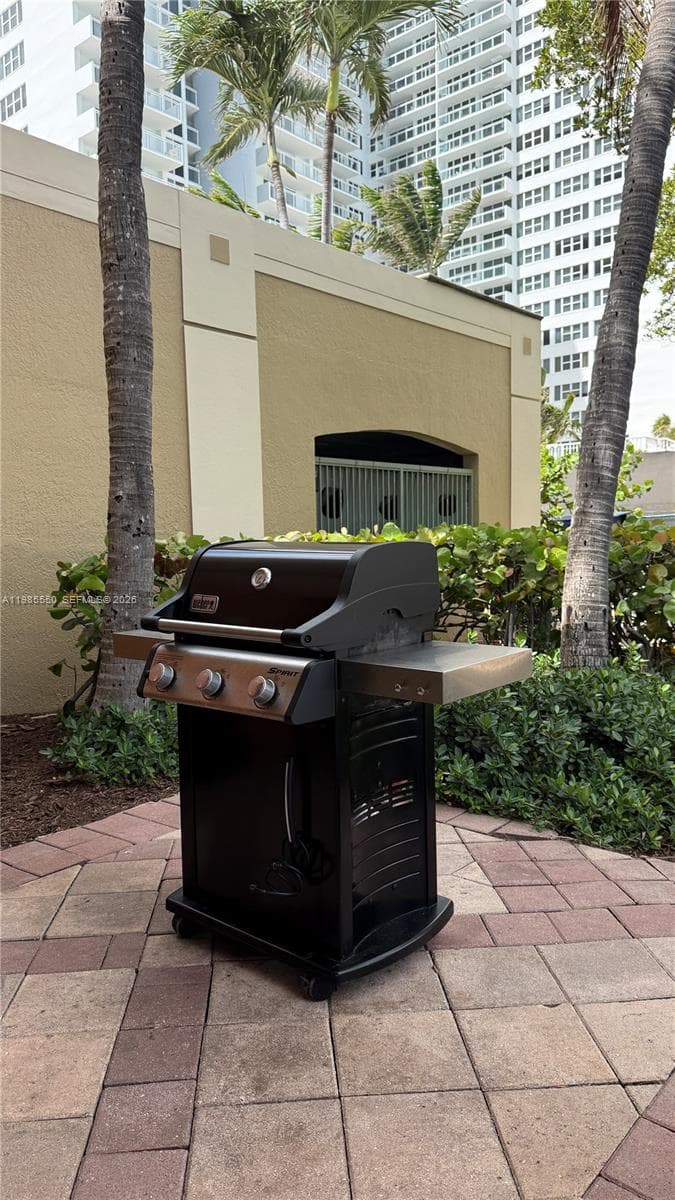 2080 OCEAN DRIVE CONDO · #905 in Hallandale Beach - Photo 52
