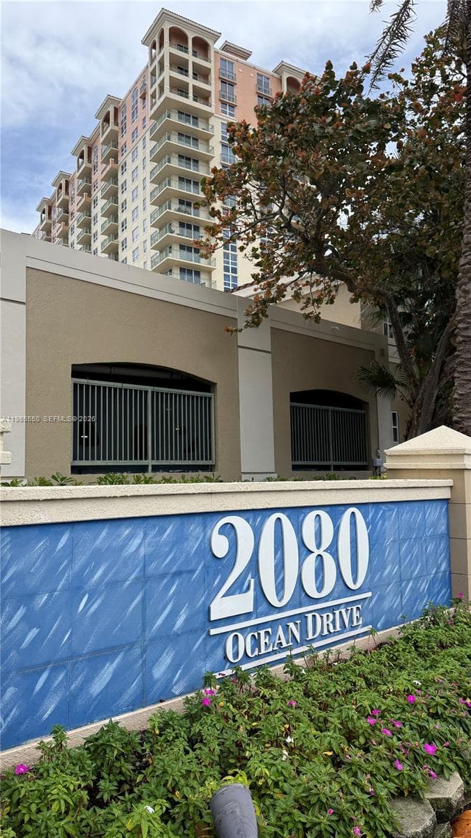 2080 OCEAN DRIVE CONDO · #905 in Hallandale Beach - Photo 1