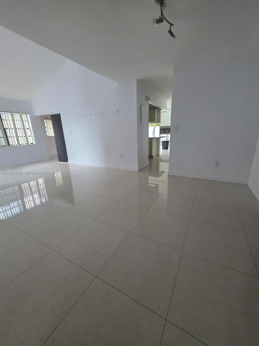 710 SW 99th Ct Cir photo 31