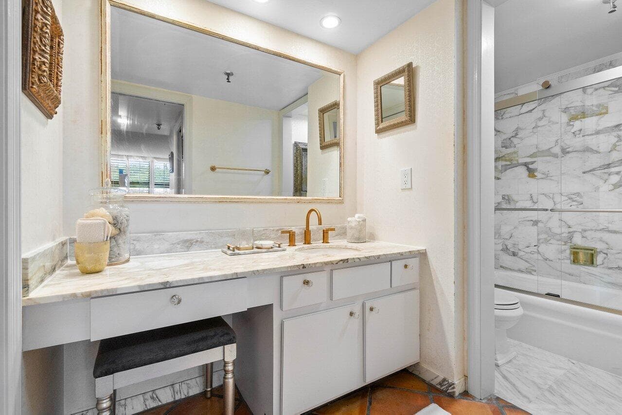 021-899JefferyStreet-BocaRaton-FL-33487-