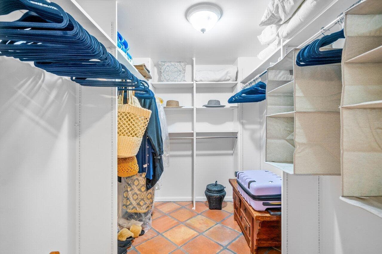 020-899JefferyStreet-BocaRaton-FL-33487-