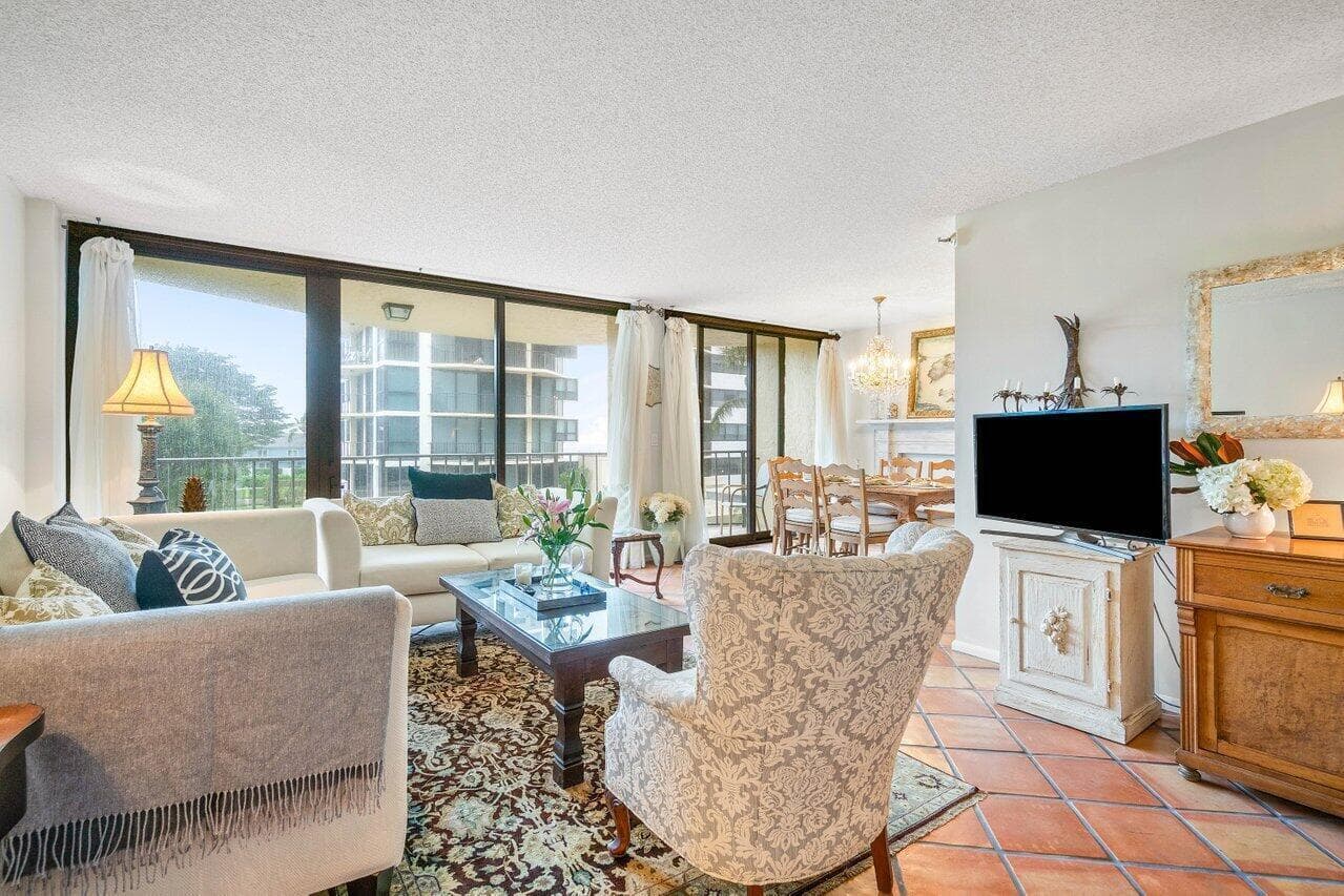 006-899JefferyStreet-BocaRaton-FL-33487-
