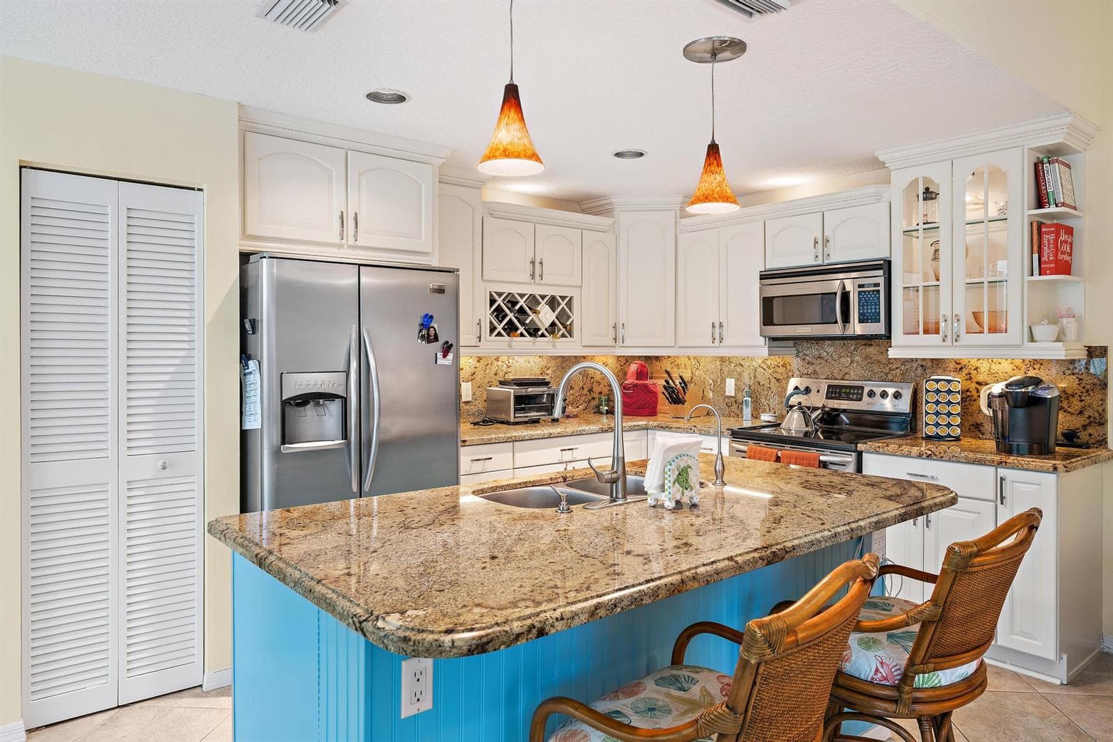 18 Windsor Ln-Kitchen 3
