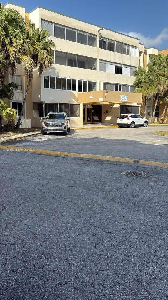 sovereigns condo · #2E in Miami - Photo 5