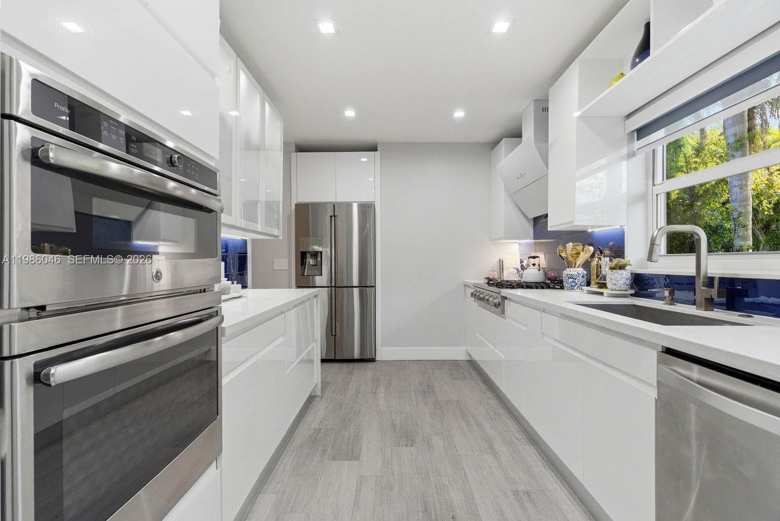 NEW KITCHEN