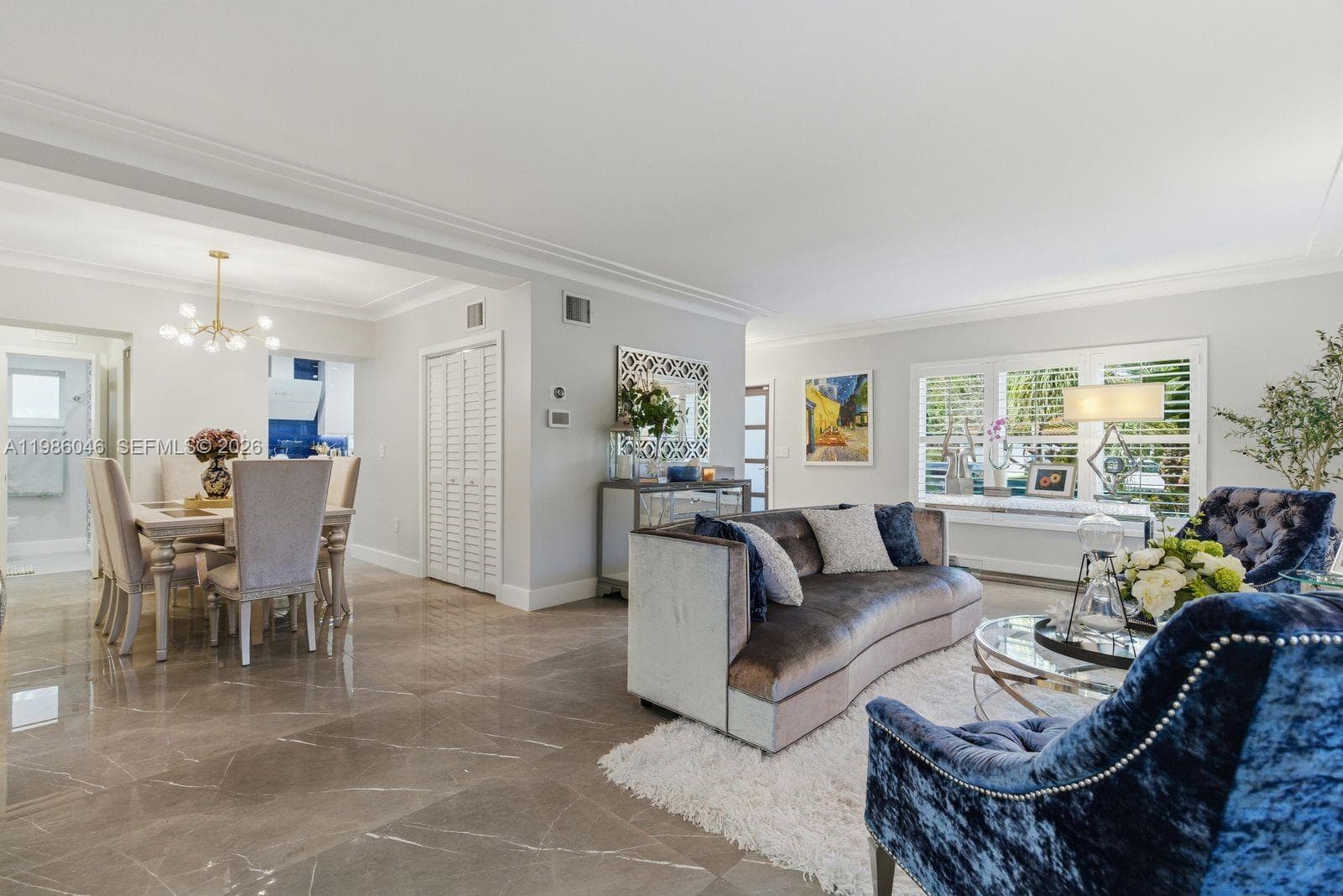 LIVING/DINING ROOM