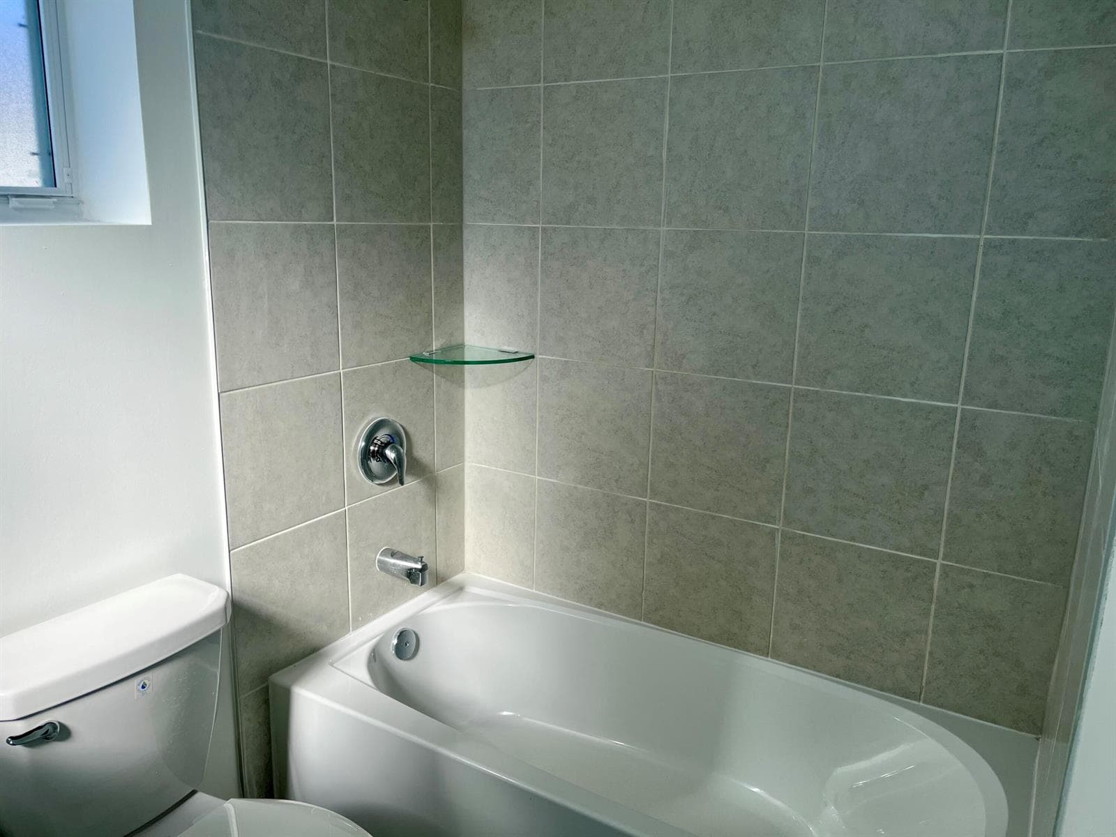 36. Bathroom. Second floor