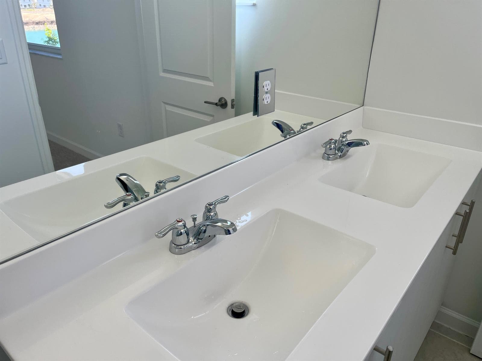 32. Bathroom. Master bedroom