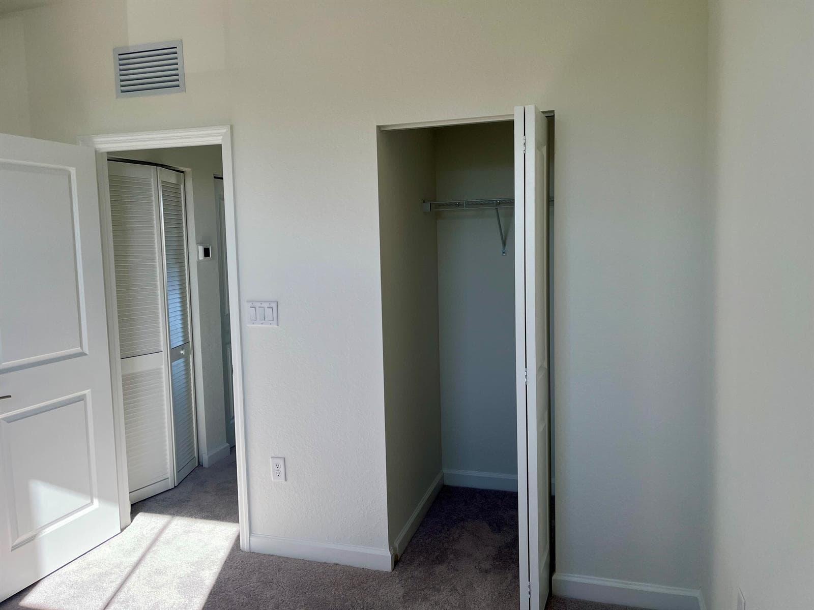 34. Bedroom. Second floor