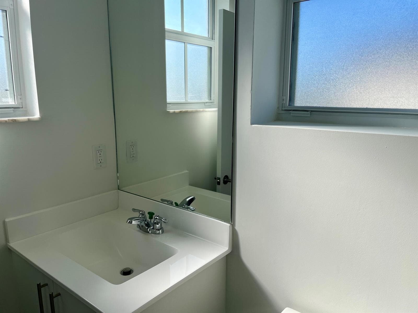 37. Bathroom. Second floor