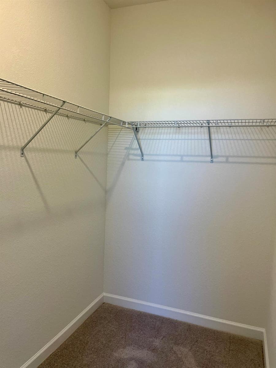 29. Master bedroom. Walk-in closet