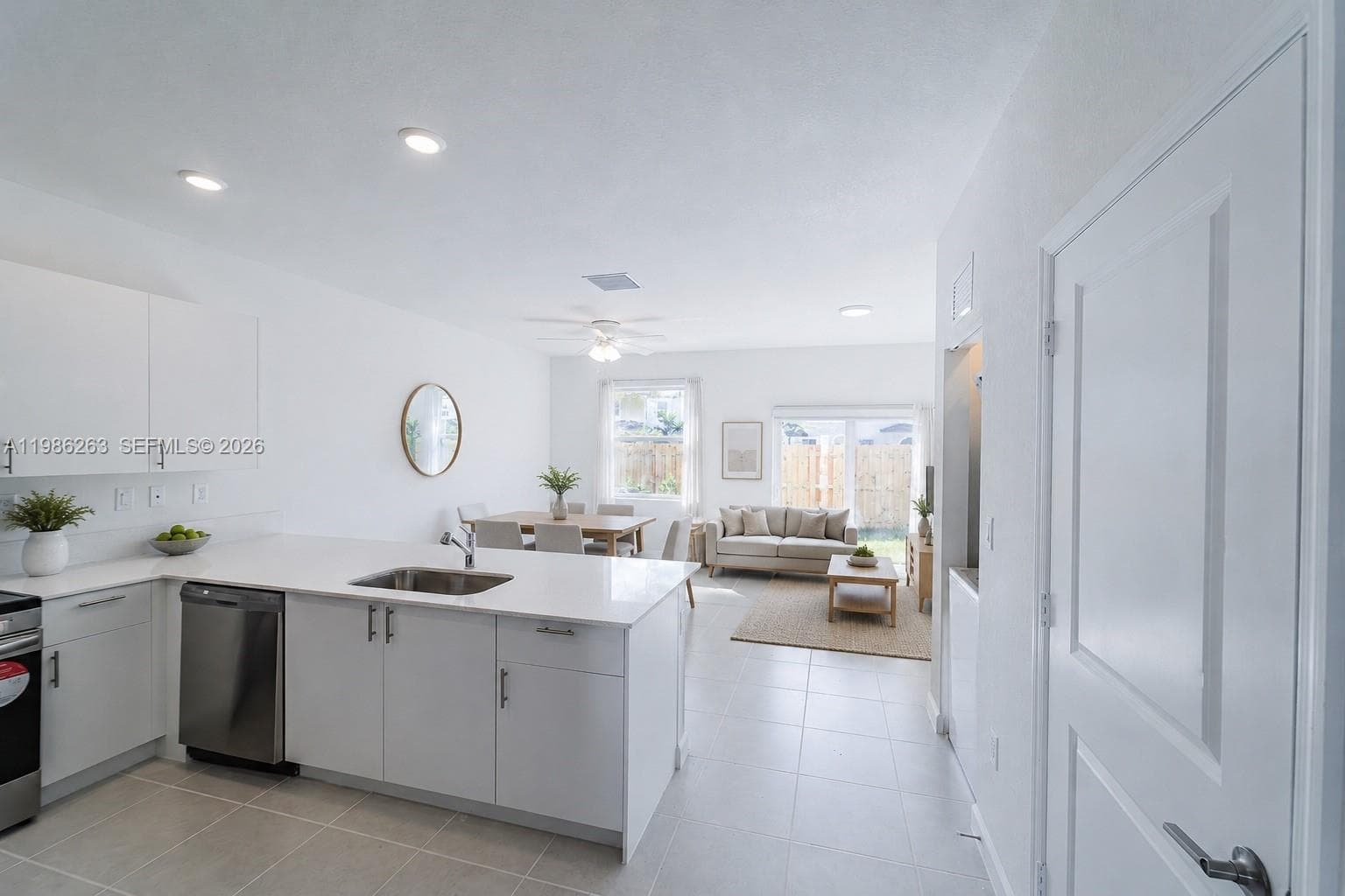 2620 SE 28th Dr photo 4