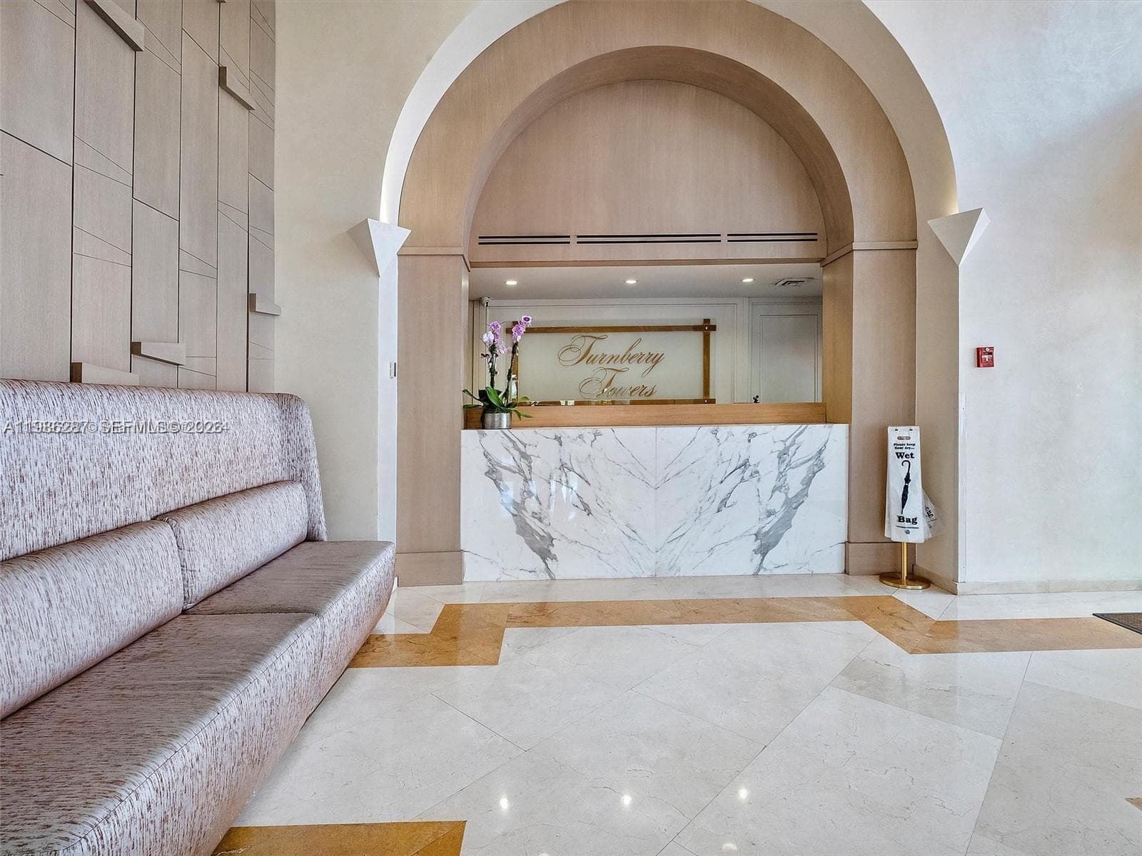 Turnberry Towers Condo · #2E in Aventura - Photo 2