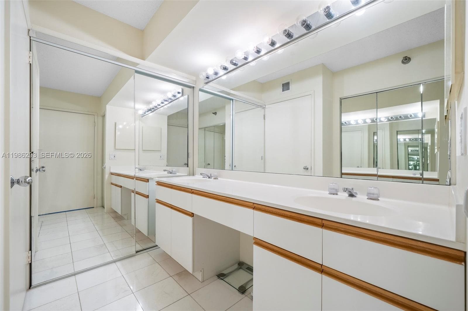 Mystic Pointe Tower 600 · #1810 in Aventura - Photo 7