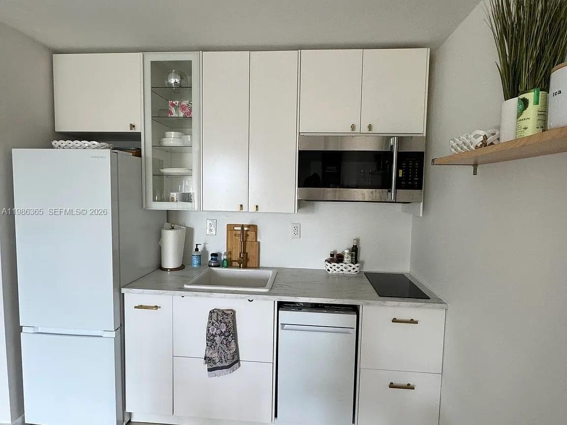 WEST COURT CONDO · #502 in Miami Beach - Photo 4