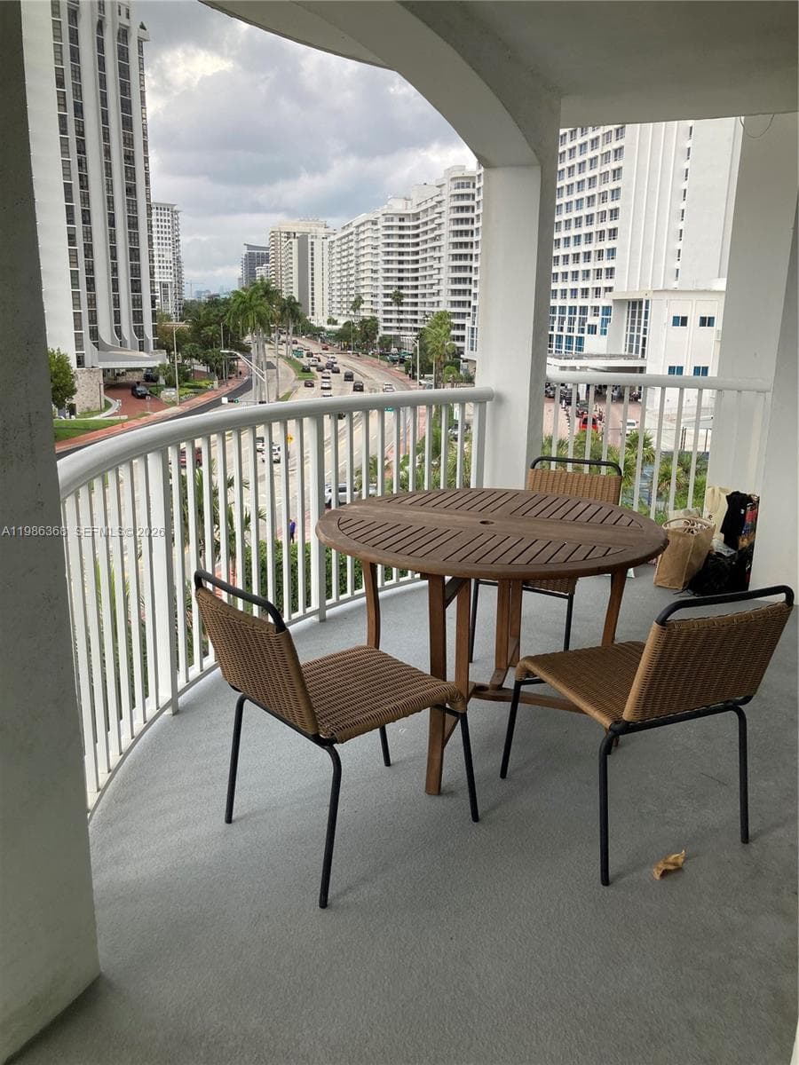 THE CARRIAGE HOUSE CONDO · #320 in Miami Beach - Photo 51