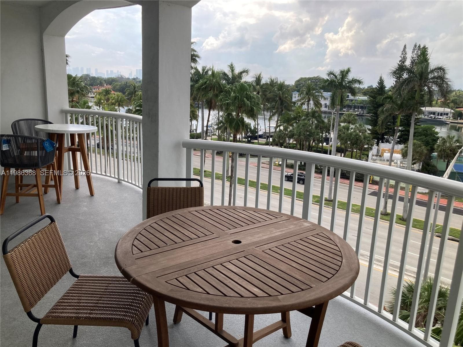 THE CARRIAGE HOUSE CONDO · #320 in Miami Beach - Photo 48