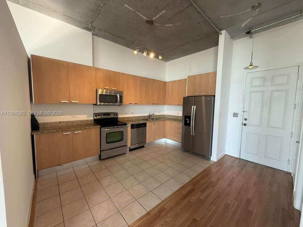 THE LOFTS AT HOLLYWOOD ST · #501 in Hollywood - Photo 3