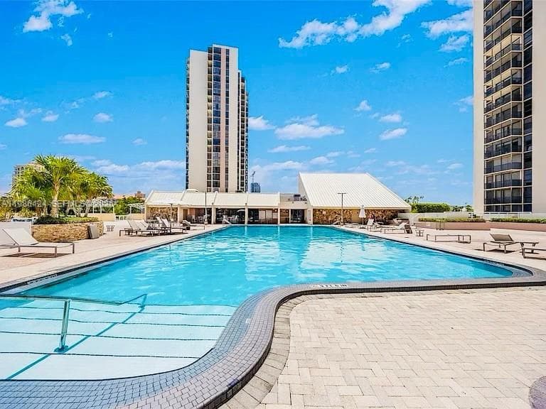 Coronado Condominium · #1023 in Aventura - Photo 18
