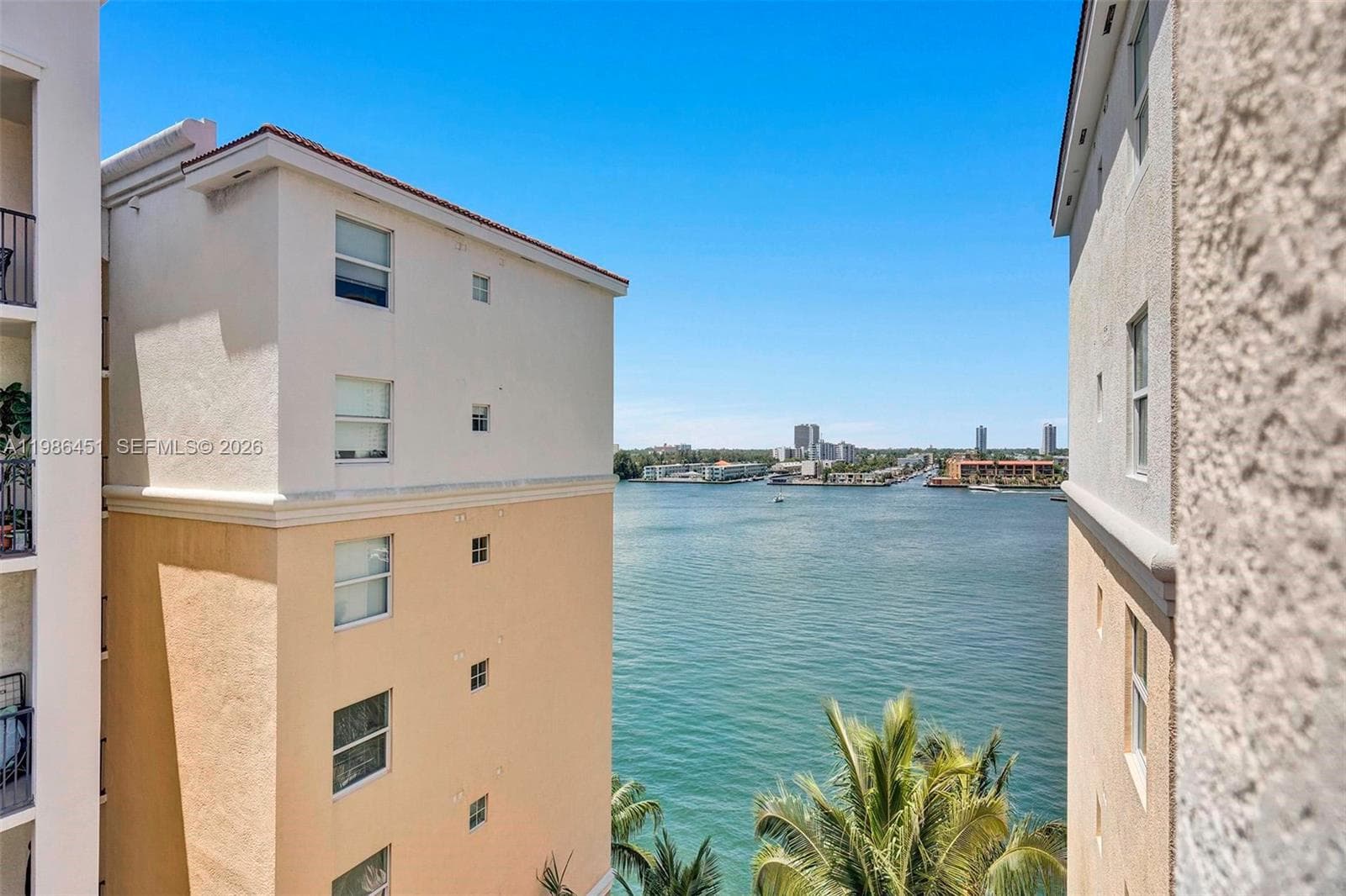 Porto Bellagio · #2802 in Sunny Isles Beach - Photo 16