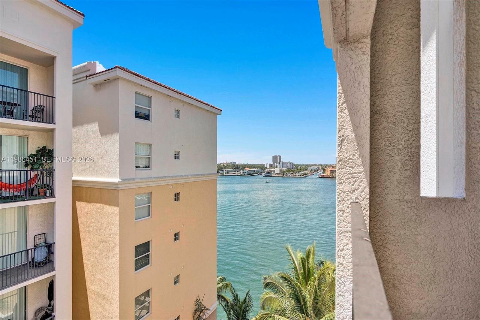 Porto Bellagio · #2802 in Sunny Isles Beach - Photo 15