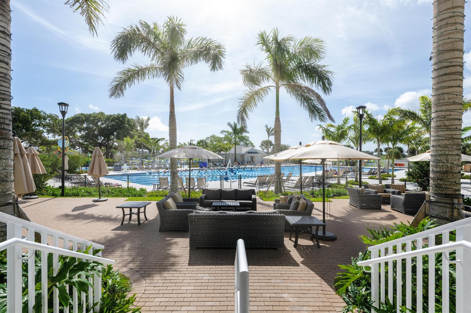 NORTH PALM BEACH COUNTRY CLUB EXTERIOR