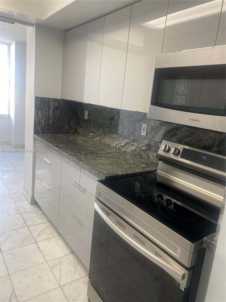 WINSTON TOWER 300 CONDO · #1206 in Sunny Isles Beach - Photo 9