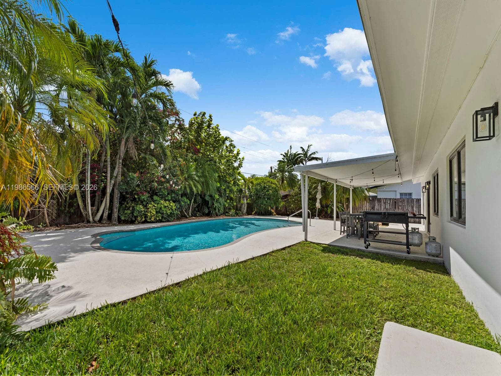 9020 SW 187th Ter photo 36