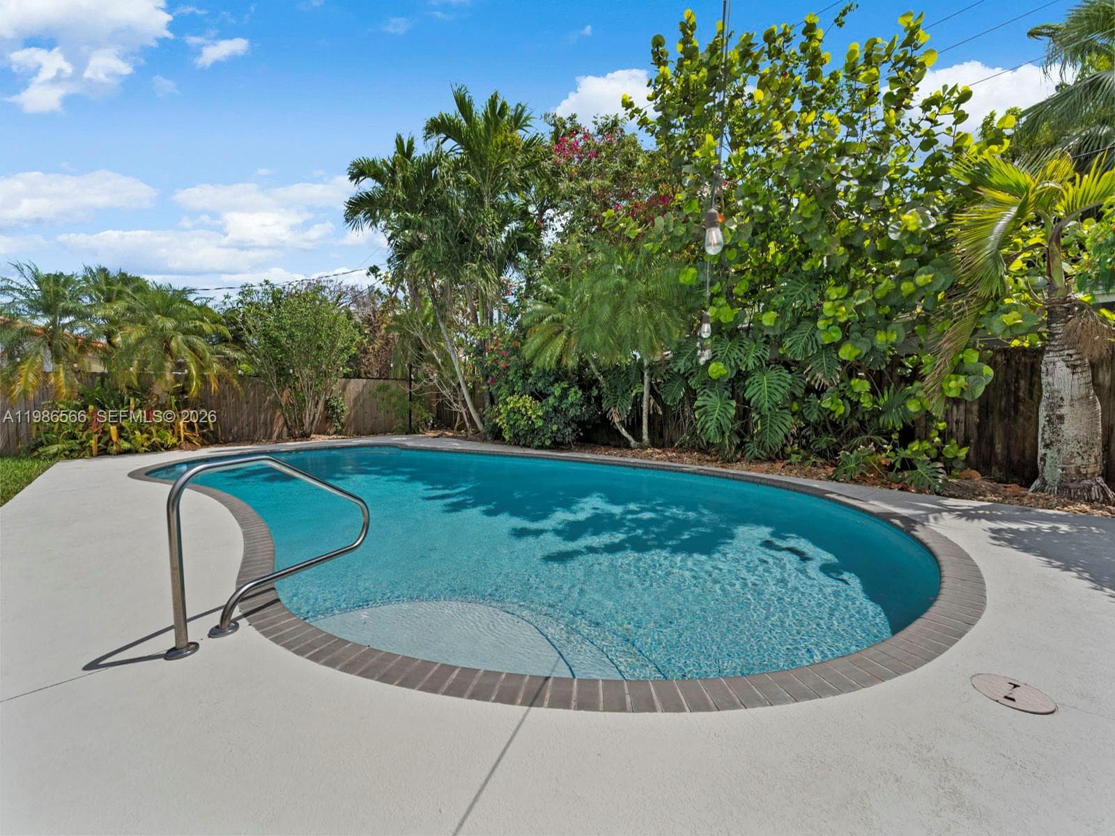 9020 SW 187th Ter photo 32
