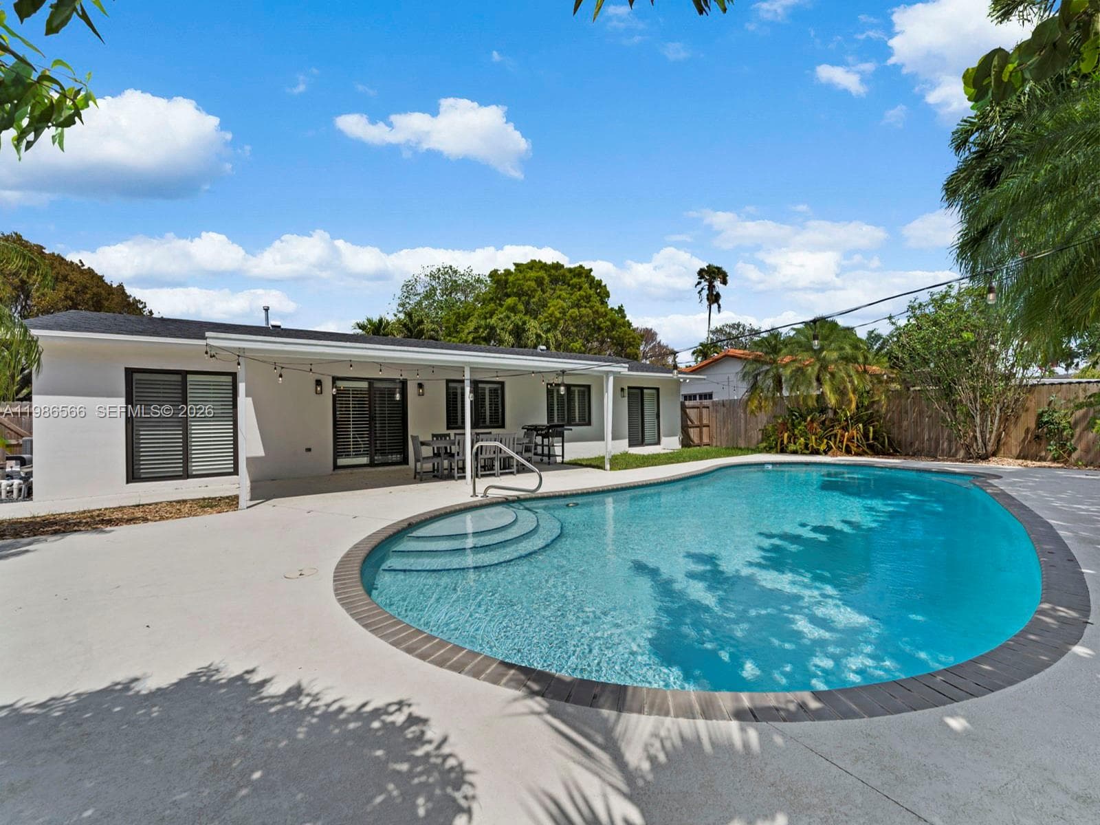9020 SW 187th Ter photo 34